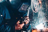 Manufacturers target ‘growth leaders’ as industry shrugs off market uncertainty