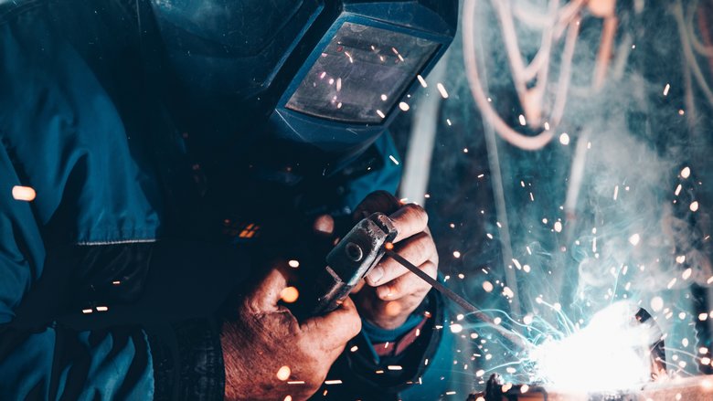 Manufacturers target ‘growth leaders’ as industry shrugs off market uncertainty